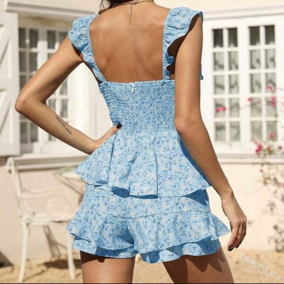 🌱🦢4 FOR $15!🦢🌱 Blue Floral Ruffle Romper Square Neck Ruffle Jumpsuit - Picture 2 of 3